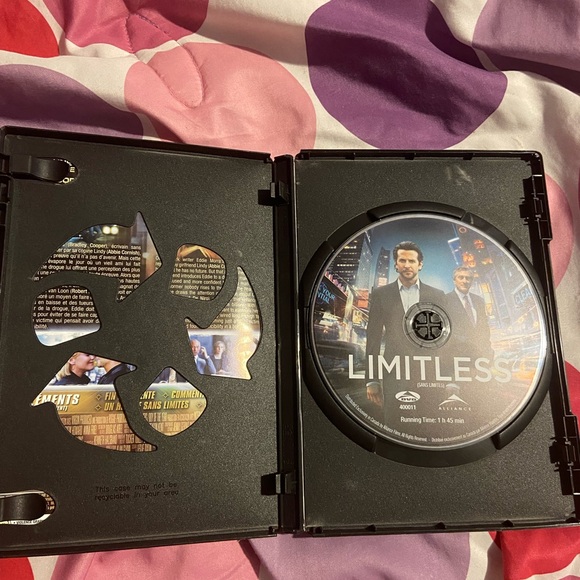 Limitless DVD - Picture 3 of 3